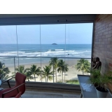 envidraçamento de sacada apartamento Ponta da Praia